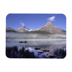 Fischer im Kanu auf dem Wasservogelsee, Banff Magnet