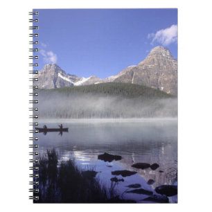 Fischer im Kanu auf dem Waterfowl Lake, Banff Notizblock