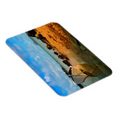 Fischerboot am mauritischen Strand mit Insel Magnet (Rechte Seite)