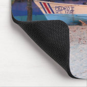 Fischerboot am Strand von Tamarindo, Costa Rica Mousepad (Ecke)