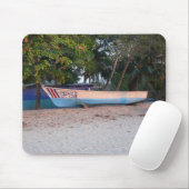 Fischerboot am Strand von Tamarindo, Costa Rica Mousepad (Mit Mouse)