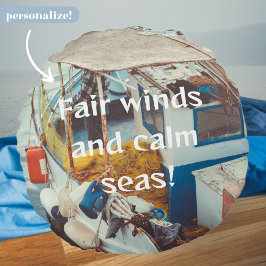 Fischerboot an der Mittelmeerküste Rundes Kissen