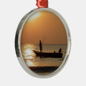 Fischerboot bei Sonnenuntergang Ornament Aus Metall (Rechts)