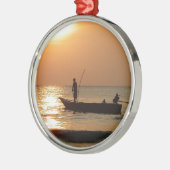 Fischerboot bei Sonnenuntergang Ornament Aus Metall (Links)
