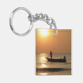 Fischerboot bei Sonnenuntergang Schlüsselanhänger (Vorderseite links)