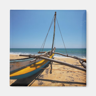 Fischerboot festgemacht auf Strand Magnet