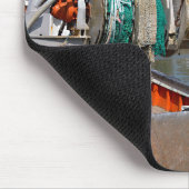 Fischerboot im Hafen von Honfleur in Frankreich Mousepad (Ecke)