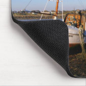 Fischerboot in Guernsey Mousepad (Ecke)