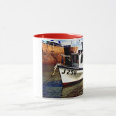 Fischerboot in Jersey Tasse (Zentrum)