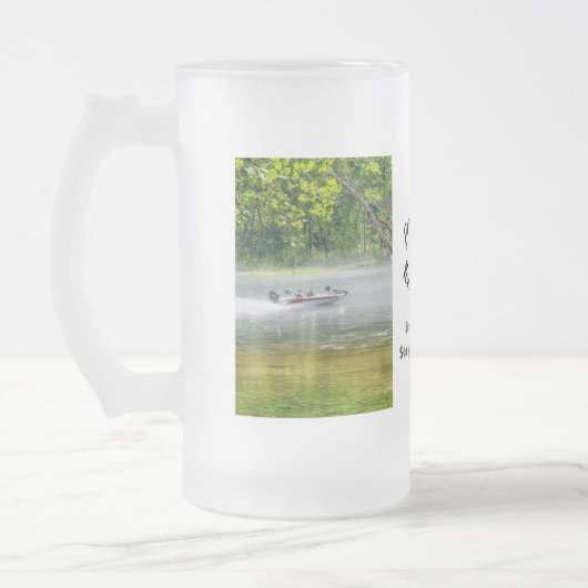 Fischerboot unterwegs Mattierte Tasse (Links)