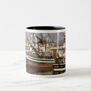 Fischerboote bei Westport WA Zweifarbige Tasse