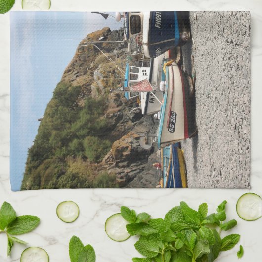 Fischerboote Cadgwith Cornwall England Handtuch (Gefaltet)