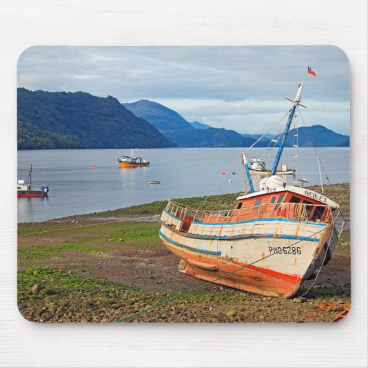 Fischerboote, Hornopiren, Chile Mousepad (Vorne)