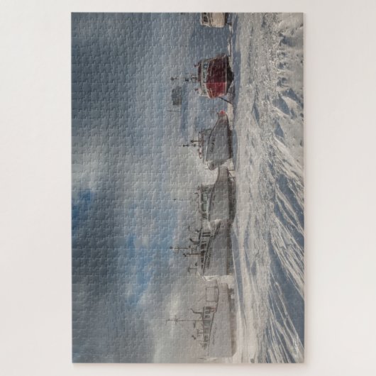 Fischerboote im Schnee Puzzle (Vertikal)