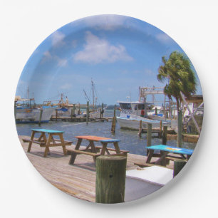 Fischerboote und Pier Pappteller