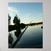 Fischerei am See in der Dämmerung Klein Poster (Vorne)