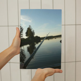 Fischerei am See in der Dämmerung Klein Poster