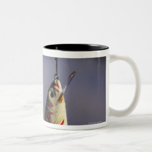 Fischerei des Köders vor Wasser Zweifarbige Tasse