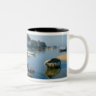 Fischereidorf Ferragudo, Algarve, Portugal Zweifarbige Tasse