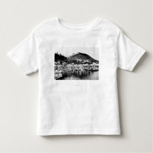 Fischereiflotte-und Rotwild-Berg bei Ketchikan Kleinkind T-shirt