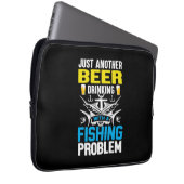 Fischgeschenke Bier trinken mit einem Fischereipro Laptopschutzhülle (Vorne Rechts)