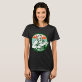 Fischhändler hält Fisch Kreis Retro T-Shirt (Vorne ganz)