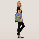 Fischkutter am Strand von Vincent Van Gogh Tasche (Am Model)