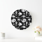 Fischmotiv: Schwarz-weißes Muster. Große Wanduhr (Zuhause)