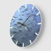 Fischmuschel. Tauchen unter Wasser. Große Wanduhr (Winkel)