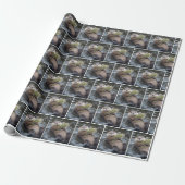 Fischotter schwimmt mit Wildblumenstrauß Geschenkpapier (Ungerollt)