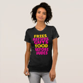 Fischrogen vor Typ-Nahrung vor T-Shirt (Vorne ganz)