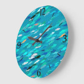 Fischschule, Türkis, Blau und Aqua Große Wanduhr (Winkel)