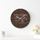 Fish Stories Told Here Funny Fishing Decor Große Wanduhr (Zuhause)