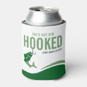 Fishing Bachelor Party Funny She's Got Him Hooked Dosenkühler (Kanne Vorderseite)