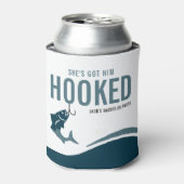 Fishing Bachelor Party Funny She's Got Him Hooked Dosenkühler (Kanne Vorderseite)