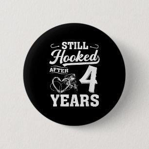 Fishing Paar 4 Jahre Jubiläum 4. Hochzeit Cel Button
