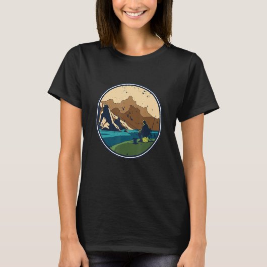 Fishing Trip a with a Man Fishing At a River T-Shirt (Vorderseite)