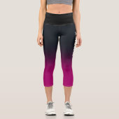 Fitness Schwarzer und Lila Individuelle Name Capri Leggings (Vorderseite)