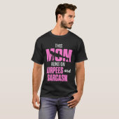 Fitness This Mom Runs on Burpees and Sarcasm T-Shirt (Vorne ganz)