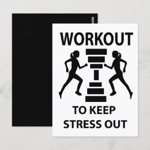 Fitness-Übung im Fitnessstudio Postkarte