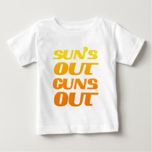Fitness und Fitnessstudio: Raus Guns Out Spaß Baby T-shirt