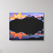 Fitz Roy Group spiegelt sich in Gletscherseen wide Leinwanddruck (Vorderseite)