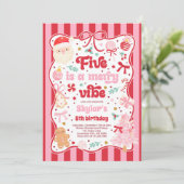 Five Is A Merry Vibe Christmas Bow 5th Birthday Einladung (Stehend Vorderseite)