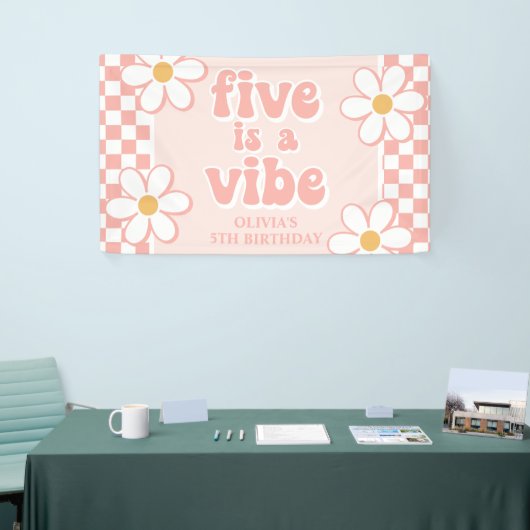 Five is a Vibe Pink Daisy Checker Banner (Messeveranstaltung)