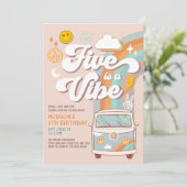 Five ist A Vibe Hippie 70's Retro Boy 5. Geburtsta Einladung (Stehend Vorderseite)
