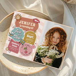Five ist ein Vibe Groovy Daisy 5. Geburtstag Foto Einladung