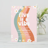 Five ist ein Vibe Groovy daisy Regenbogen 5. Gebur Einladung (Stehend Vorderseite)
