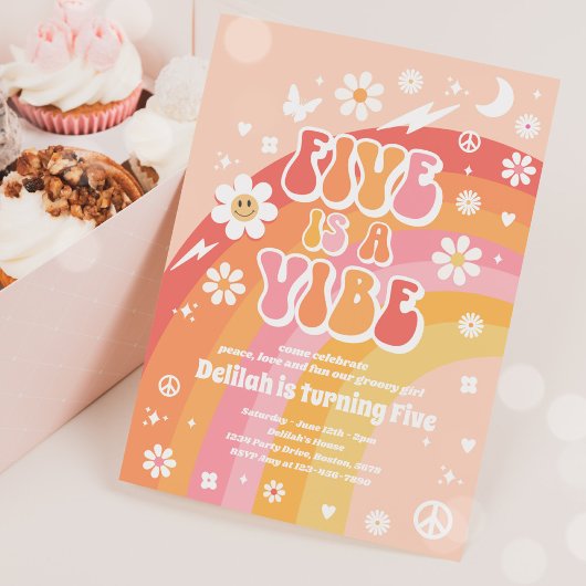 Five ist ein Vibe Groovy Hippie Rainbow 5. Geburts Einladung