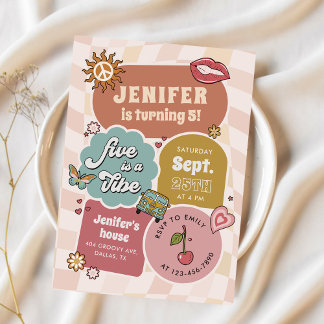 Five ist ein Vibe Groovy Retro Daisy 5. Geburtstag Einladung