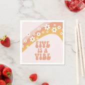 Five ist ein Vibe Groovy Retro Rainbow 5. Geburtst Serviette (Beispiel)